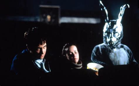 Donnie Darko: A Twisted Tale of Time Travel and Teenage Angst!