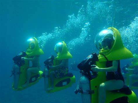 Into the Blue, A Thrilling Underwater Adventure With Stunning Cinematography!